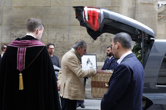 Patrick de la Fontaine (père de la défunte) - Sorties des Obsèques de Constance de la Fontaine en l'église Notre-Dame-de-Grâce-de-Passy à Paris le 12 mai 2026. © Coadic Guirec - Julien Sarkissian / Bestimage