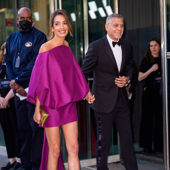 Amal Clooney et George Clooney sont aperçus à leur arrivée au 51e gala annuel du Chaplin Award, qui s'est tenu le 27 avril 2026 au David Geffen Hall du Lincoln Center, à Manhattan (New York). STARMAX / BESTIMAGE