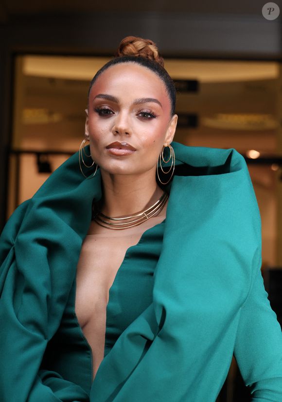 Alicia Aylies, Miss France 2017 au défilé Stéphane Rolland à la Salle Pleyel, "Collection Haute Couture Printemps/Eté 2025" lors de la Fashion Week de Paris (PFW), le 28 janvier 2025. © Christophe Clovis / Bestimage