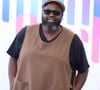 Mais ce jeudi 20 août, il a pris la parole après le comportement de certaines personnes qui souhaitaient le photographier alors qu'il se trouvait avec ses enfants.

Issa Doumbia - Photocall de "Les Traîtres" lors de la 65ème édition du Festival TV De Monte Carlo le 14 juin 2026.

 © Denis Guignebourg /Bestimage