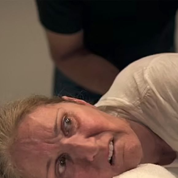 Le documentaire I Am: Celine Dion, qui nous plonge notamment au cœur des épreuves qui ont forcé la chanteuse à mettre sa carrière sur pause, est disponible partout dans le monde depuis mardi sur Prime Video.
© Amazon Prime Video via Bestimage