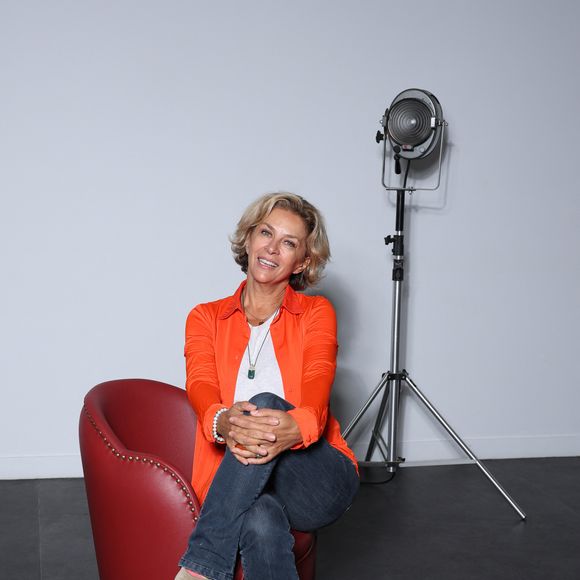 Corinne Touzet - Photocall avec les membres du jury de la 3ème édition du festival Histoires de Femmes à Dreux, le 21 octobre 2023. © Denis Guignebourg / Bestimage