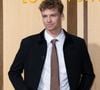 "Ça n'a jamais été important. Je n'ai jamais gardé les trophées. La médaille d'or, je ne sais même pas où elle est", confie-t-il.

Léon Marchand au photocall du défilé de mode Louis Vuitton Prêt à Porter Collection Homme Printemps/Été 2027 lors de la Fashion Week de Paris le 23 juin 2026.

© Olivier Borde / Bestimage