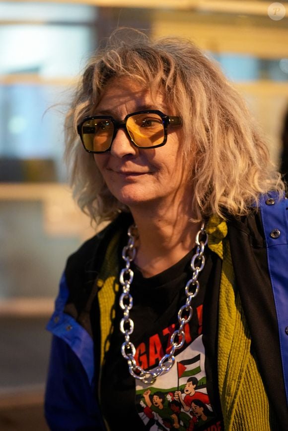 Exclusif - Corinne Masiero - Sortie des invités de l'enregistrement de "Vivement Dimanche" aux Studios Rive Gauche le 5 novembre 2025.
Cette émission sera diffusée sur France 3 le 30 novembre 2025.

© Anne-Sophie Guebey / Bestimage