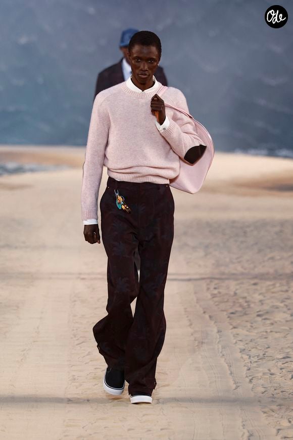Défilé de mode Louis Vuitton Prêt à Porter Collection Homme Printemps/Été 2027 lors de la Fashion Week de Paris, à la Cité Internationale Universitaire de Paris, France, le 23 juin 2026. © Bestimage