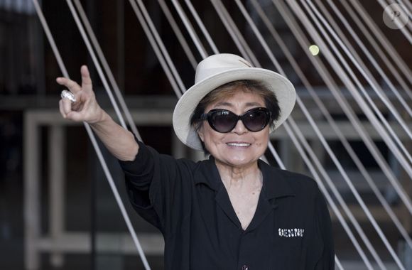 Pour la suite, le brasseur envisage avec humour l'idée de renommer sa boisson "Jaune Lemon".

Archives - Yoko Ono en visite à Mexico. Le 2 février 2016. Yoko Ono a été hospitalisée dans la nuit de vendredi 26 février à l'hôpital Mount Sinai West à New York
© Antonio Nava / Zuma Press / Bestimage