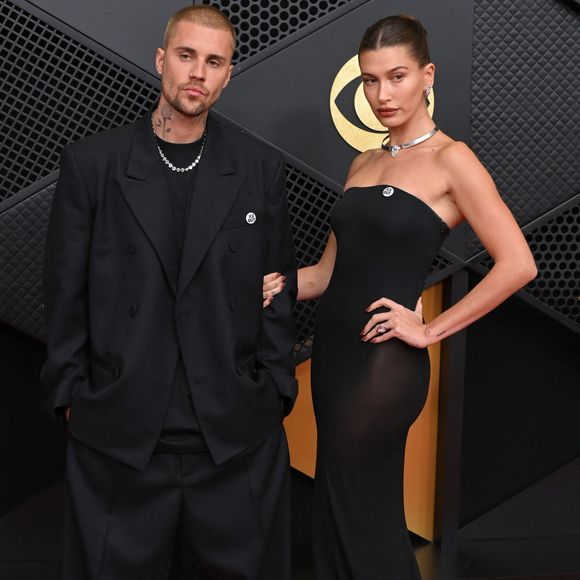 Justin Bieber et Hailey Bieber au photocall de la 68ème cérémonie des Grammy Awards à la Crypto Arena de Los Angeles, Californie, Etats-Unis, le 1er février 2026. © David Fisher/Shutterstock/Bestimage