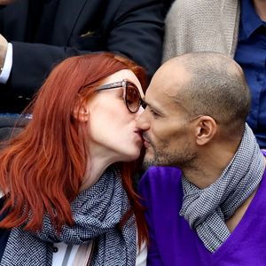 Des informations révélées par nos confrères de Public qui ajoutent également que les amoureux ont "monté ensemble une société de production, Bahia Blanca, présidée par Djibril".

Audrey Fleurot et son compagnon Djibril Glissant dans les tribunes des internationaux de France de Roland Garros à Paris le 4 juin 2016. © Moreau - Jacovides / Bestimage