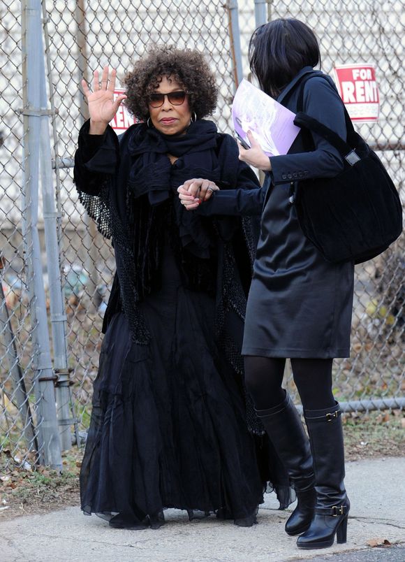 Roberta Flack - Funérailles de Whitney Houston à Newark en l'église New Hope Baptist - 2012. (Fameflynet/Bestimage).