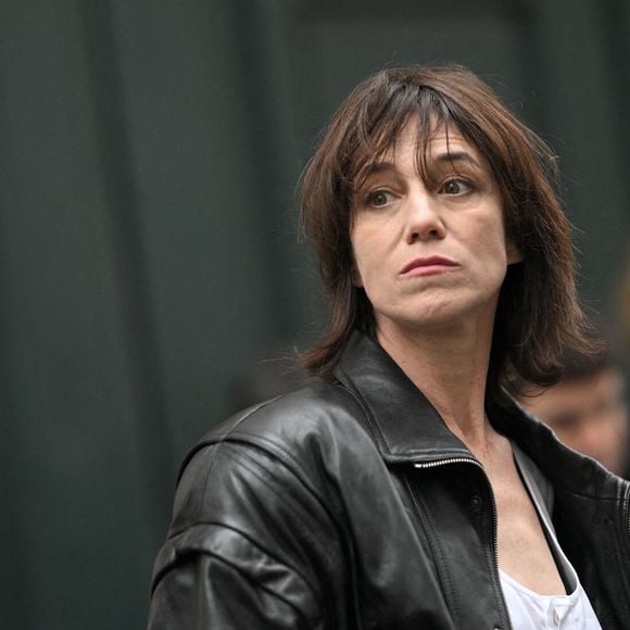 "La décision de ne pas lancer une deuxième saison est basée sur l’écart entre la réussite et le coût de ce projet", ont indiqué les studios de production. 
Charlotte Gainsbourg lors de la cérémonie de dévoilement de la plaque "Maison des Illustres" à la Maison Gainsbourg à Paris, France, le 2 avril 2024. ©Eliot Blondet/ABACAPRESS.COM