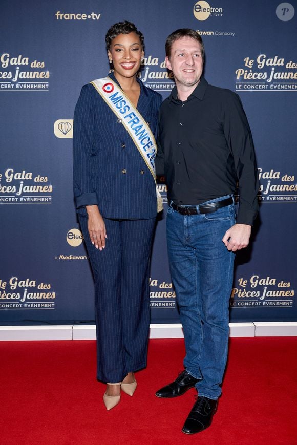 Exclusif - Angélique Angarni-Filopon, miss France 2025, Frédéric Gilbert, Président de la Société Miss France au photocall du "Gala des pièces jaunes, le concert événement" à La Défense Arena à Nanterre le 23 janvier 2025. Le gala des Pièces Jaunes 2025 sera diffusé le 28 janvier, sur France 2 et sur la plateforme France.Tv.

© Jacovides / Moreau / Bestimage