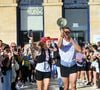 La Miss France a par exemple parcouru 300 km entre Caen et Paris afin de récolter des fonds pour la lutte contre la maladie d'Alzheimer...

Amandine Petit, Miss France 2021, se lance dans une course caritative de 300 km entre Caen et Paris, en France, le 27 septembre 2026, en alternant course à pied et vélo tandem avec le journaliste Frédéric de Lanouvelle afin de collecter des fonds pour la recherche sur la maladie d'Alzheimer. Photo de Franck Castel/Abaca