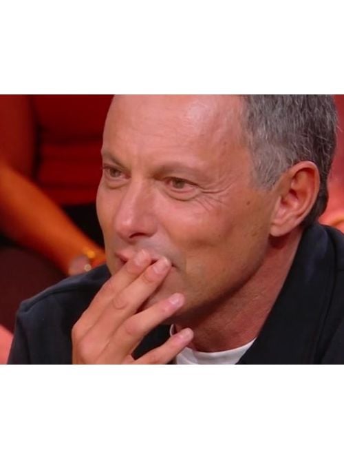 "Je suis scotché" : Marc-Olivier Fogiel surpris par sa fille Mila, 15 ans, en plein direct sur France 2