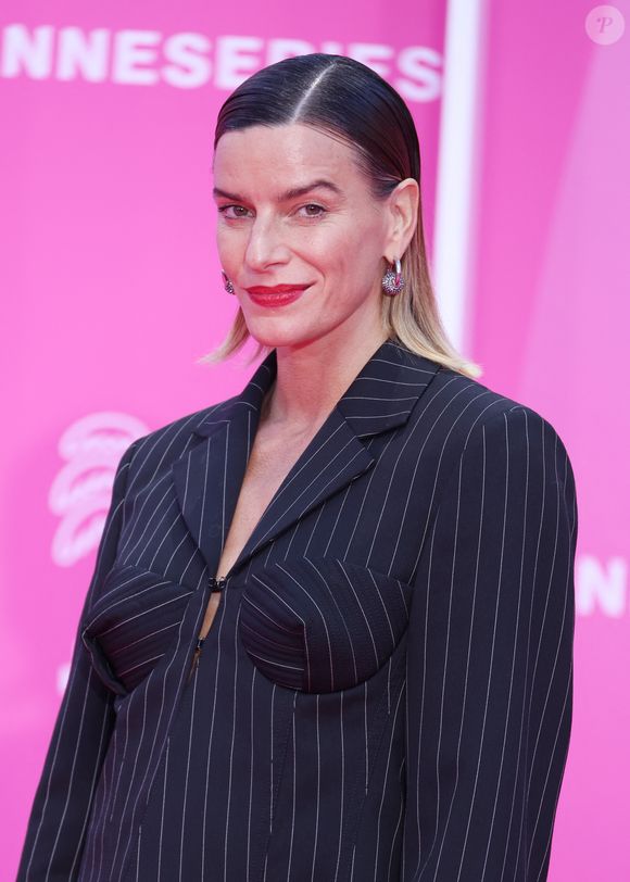 Fauve Hautot sur le pink carpet de la cérémonie de clôture du festival Canneseries saison 8 au palais des festivals à Cannes le 29 avril 2025.

© Denis Guignebourg / Bestimage
