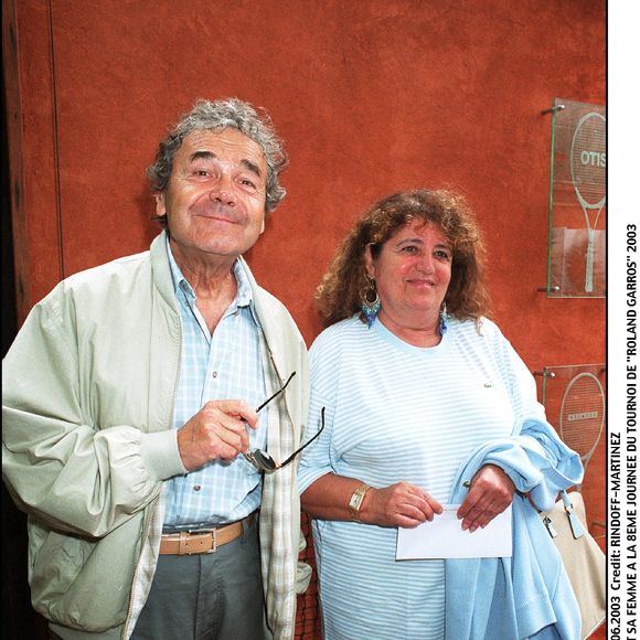 Archives - Pierre Perret et sa femme Rebecca (Simone Mazaltarim) à Roland Garros. © RINDOFF-MARTINEZ / BESTIMAGE