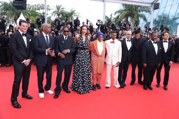 Jason Michael Berman, Denzel Washington, Elijah Wright, Jeffrey Wright, Aubrey Joseph, Ilfenesh Hadera, Spike Lee, ASAP Rocky, Wendell Pierce et Alan Fox sur le tapis rouge de Highest 2 Lowest lors du 78ème Festival de Cannes au Palais des Festivals le 19 mai 2025 à Cannes, France. Photo by Jerome Domine/ABACAPRESS.COM
