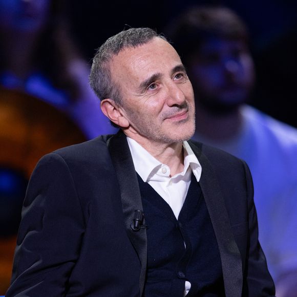"Ca ne refuse pas. […] c’est tellement beau, c’est dingue" avait-il indiqué sur le plateau de "C à Vous" quelques mois après l'arrivée de son fils

Exclusif - Elie Semoun lors de l'enregistrement de l'émission « La Boîte à secrets », présentée par F. Bollaert et diffusée le 23 janvier sur France 3, dans les studios du Lendit à Saint-Denis, France, le 16 décembre 2025. © Cyril Moreau/Bestimage