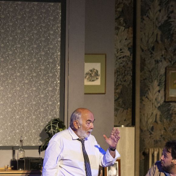 Exclusif - Gérard Jugnot, Arthur Jugnot - Représentation de la pièce de théâtre "Le jour du kiwi" au Théâtre de Verdure lors du 40ème Festival de Ramatuelle. Le 6 août 2024 © Cyril Bruneau / Festival de Ramatuelle / Bestimage