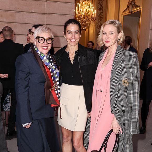 Catherine Martin, Kate Stirling, Naomi Watts - La créatrice S.McCartney est faite Chevalier de la Légion d'honneur par le président français E.Macron au palais de l'Elysée à Paris, le 5 mars 2026, lors de la Fashion Week à Paris. Cette distinction salue son parcours ainsi que son engagement dans l'univers de la création et de la mode.

BFA.com / Backgrid USA / Bestimage