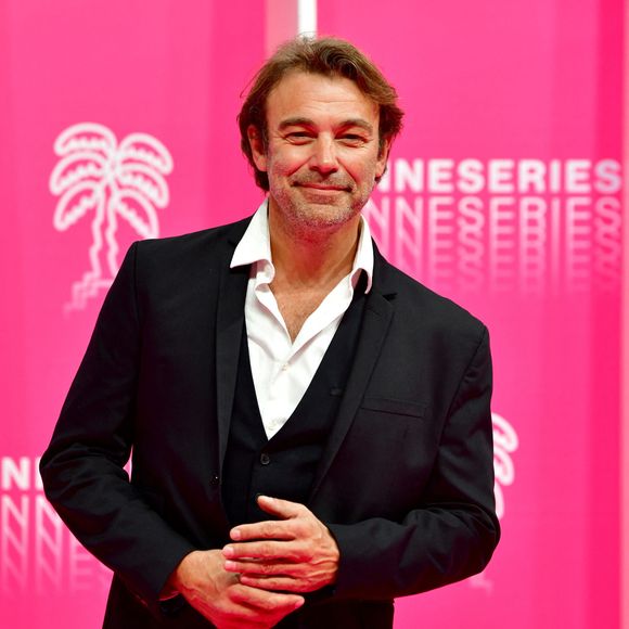 Et il espère pérenniser cette expérience. "Je ne vais pas vous mentir, j’aimerais bien revenir. On verra…", a-t-il avoué.

Patrick Puydebat  au photocall de la seconde soirée du  festival Canneseries saison 3 au Palais des Festivals à Cannes, le 10 octobre 2020. 


© Bruno Bebert / Bestimage