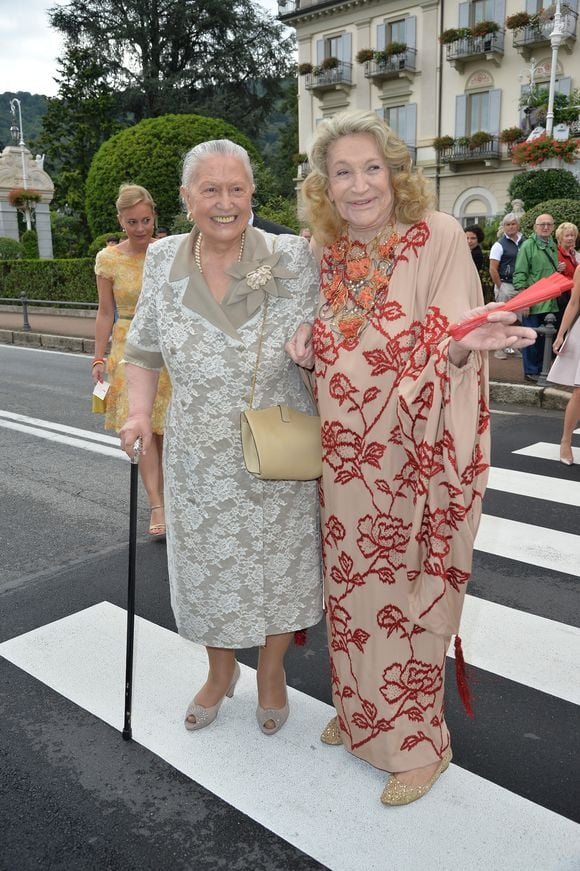 Fernanda Biffi Casiraghi (la grand-mère de Pierre Casiraghi) et la comtesse Marta Marzotto (la grand-mère de Beatrice Borromeo) - Sorties des invités de l'hôtel Borromeo à Stresa pour se rendre au mariage religieux de Pierre Casiraghi et Beatrice Borromeo sur les Iles Borromées, sur le Lac Majeur, le 1er août 2015.