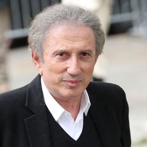 Michel Drucker - Hommage à Guy Bedos en l'église de Saint-Germain-des-Prés à Paris le 4 juin 2020.