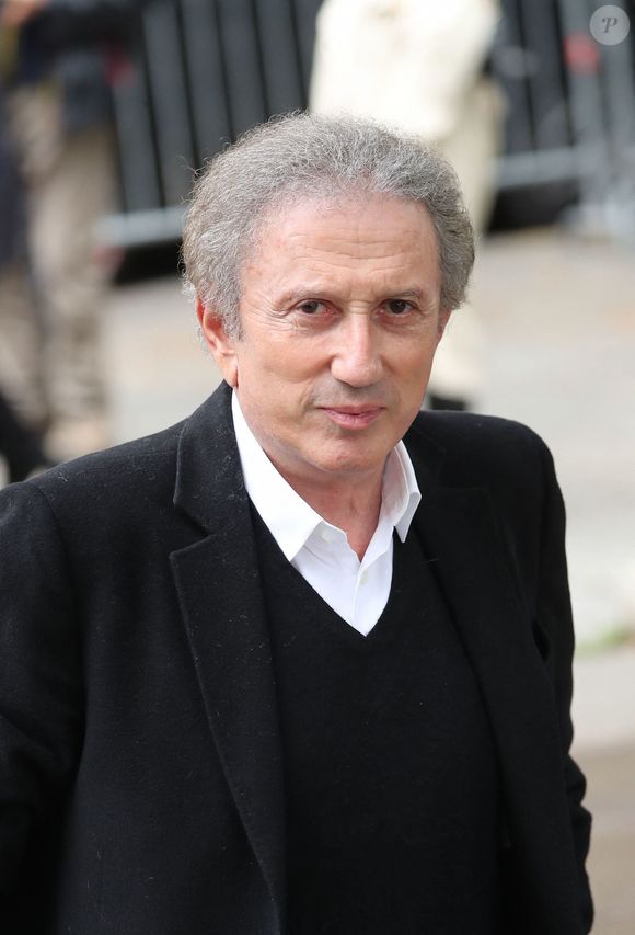 Michel Drucker - Hommage à Guy Bedos en l'église de Saint-Germain-des-Prés à Paris le 4 juin 2020.