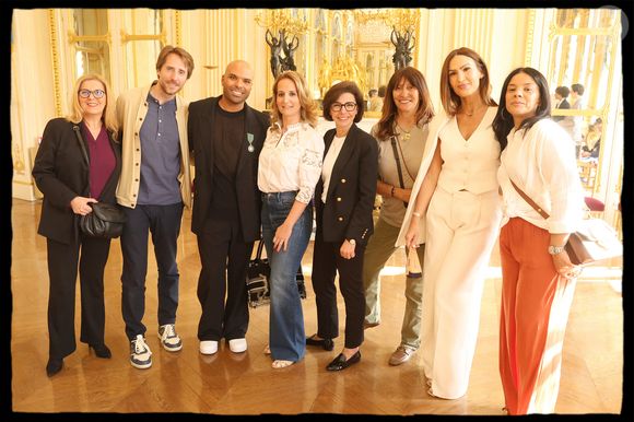 Exclusif - guest, Mathieu Vergne, Saïd Boussif, Alexandra Redde-Amiel, Rachida Dati, Anne Marcassus, Vitaa, guest - La chanteuse Vitaa et le Producteur musical Saïd Boussif élevés par la ministre de la Culture, Rachida Dati au grade de chevalier dans l'ordre des Arts et Lettres dans le salon des Maréchaux au ministère de la Culture à Paris le 24 juin 2024. © Dominique Jacovides - Alain Guizard / Bestimage