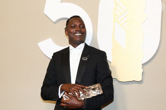 Abou Sangare, Le César De La Meilleure Révélation Masculine Dans L'histoire De Souleymane - Photocall des lauréats (pressroom) de la 50ème cérémonie des César à l'Olympia à Paris le 28 février 2025

© Dominique Jacovides / Olivier Borde / Bestimage