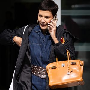 Cristina Cõrdula à la sortie de l'émission de radio Les Grosses Têtes sur RTL, à Neuilly-sur-Seine, France, le 22 septembre 2025. © Julien Sarkissian/Bestimage