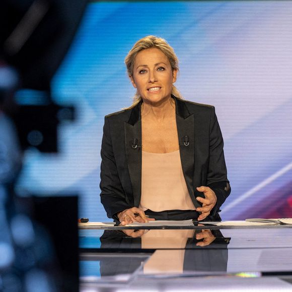 Anne-Sophie Lapix va quitter son poste en tant que présentatrice du JT de 20h sur France 2.

La journaliste française Anne Sophie Lapix sur le plateau de l'émission spéciale sur les élections présidentielles de la télévision publique française France 2, à Paris, France Photo par Ammar Abd Rabbo/ABACAPRESS.COM