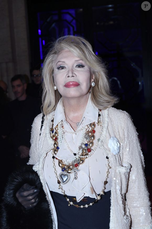 Amanda Lear, la muse du peintre, racontait récemment que ce dernier ne souhaitait pas lui la vendre car il pensait que c'était une sorcière

Amanda Lear arrivant au 22ème dîner de la mode pour le Sidaction à Paris le 30 janvier 2025.

© Rachid Bellak / Bestimage