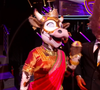 Ou encore la Vache, dont l'identité n'est plus un secret depuis bien longtemps
La Vache, Deuxième prime de Mask Singer, capture d'écran TF1