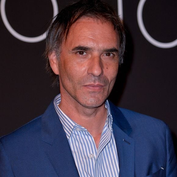 Samuel Benchetrit à Champigny-sur-Marne, soit à 2km du village de la chanteuse de "Joe le taxi". 

Samuel Benchetrit assiste aux Kering Women In Motion Awards avant le 74e Festival de Cannes à Cannes, France, le 11 juillet 2021. Photo par Julien Reynaud/APS-Medias/ABACAPRESS.COM