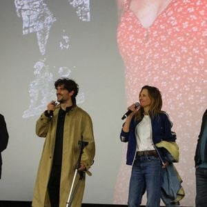 Eric Toledano, Louis Garrel, Camille Cottin et Olivier Nakache - Avant-première du film "Juste une illusion" au Méga CGR à Villenave-d'Ornon près de Bordeaux le 12 mars 2026. © Jean-Marc Lhomer/Bestimage.