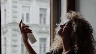 Canicule : les astuces beauté à adopter pour garder une sensation de fraîcheur malgré la chaleur