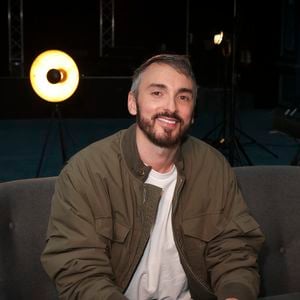 Il a également évoqué l’aide précieuse de Jenifer, dont l’expérience de la célébrité lui a servi d’exemple.

Christophe Willem dans les backstage de l'enregistrement de l'émission "OlympiaScope", présentée par B.Montiel et diffusée le 30 mai sur Olympia TV, une chaîne du groupe Canal+ et en replay sur myCANAL. Le 29 mai 2024
© Jack Tribeca / Bestimage