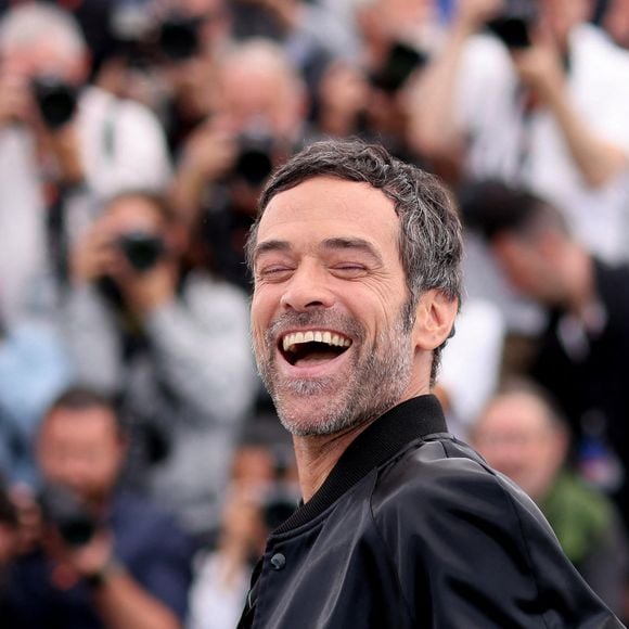 Un designer avec qui Romain Duris est très complice autant qu'il lui ressemble !
Romain Duris au photocall de "Le règne animal" lors du 76ème Festival International du Film de Cannes, le 18 mai 2023. © Jacovides/Moreau/Bestimage