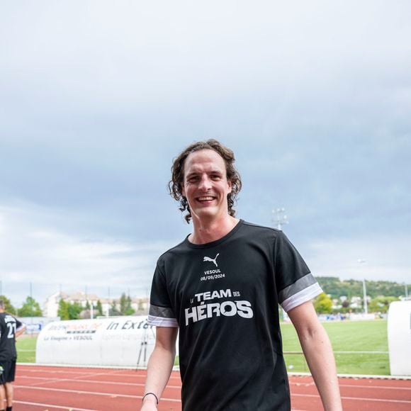Exclusif - Paul de Saint Sernin - Exclusif - Match de rentrée de la Team des Héros à Vesoul au profit des associations "Le Sourire d'Elias" et "Nous Aussi" le 8 septembre 2024. La Team des " Héros ", composée d'anciennes stars du football et d'influenceurs, a rencontré, hier au stade René-Hologne à Vesoul, une équipe du Racing club Vesoul pour soutenir Elias, un enfant malade. Ce match caritatif devant 1 500 spectateurs s'est soldé par une victoire (5-4) des " Héros. "© Pierre Perusseau/Bestimage