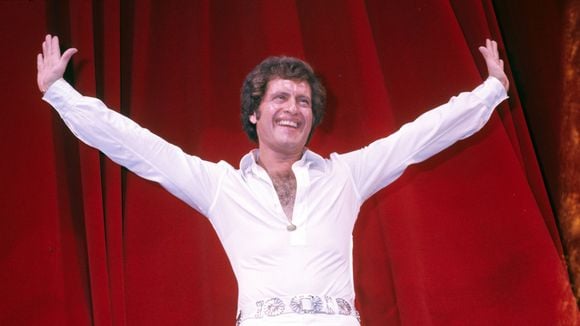 Les fils de Joe Dassin ont hérité d'un terrain dans un lieu paradisiaque à l'autre bout du monde : un endroit où "la route ne passe pas"