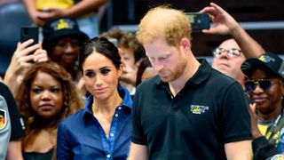 Meghan et Harry vont voir rouge : Kate et William marchent sur leurs plates-bandes… avec succès !