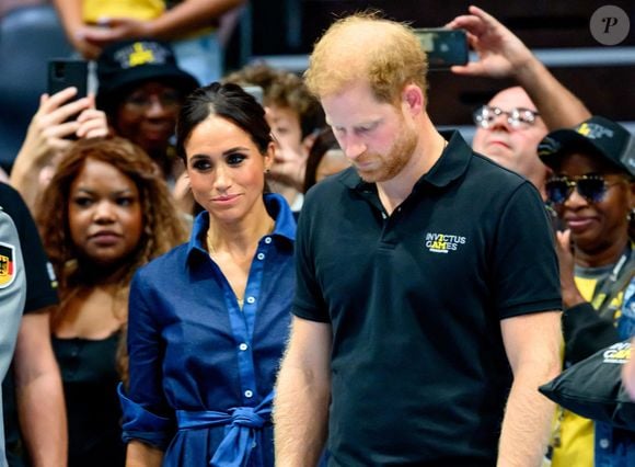 Voilà qui ne va pas plaire à Meghan et Harry
Le prince Harry, duc de Sussex et Meghan Markle, duchesse de Sussex aux Invictus Games à Dusseldorf  Backgrid USA / Bestimage