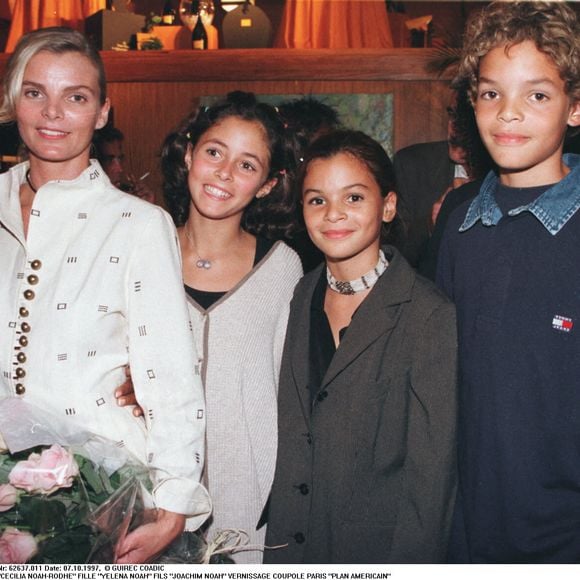 Cécilia Rodhe avec ses enfants Yéléna et Joakim Noah.
Bestimage