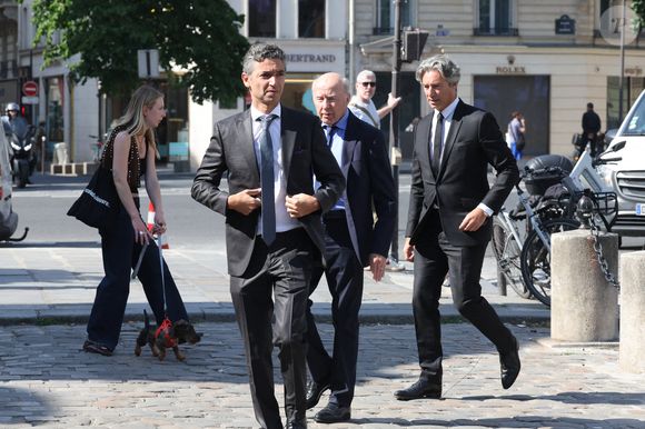 guest, Olivier Mazerolle, Laurent Solly - Arrivées aux obsèques de Philippe Labro en l'église de Saint-Germain-des-Prés à Paris le 13 juin 2025. © Dominique Jacovides - Christophe Clovis / Bestimage
