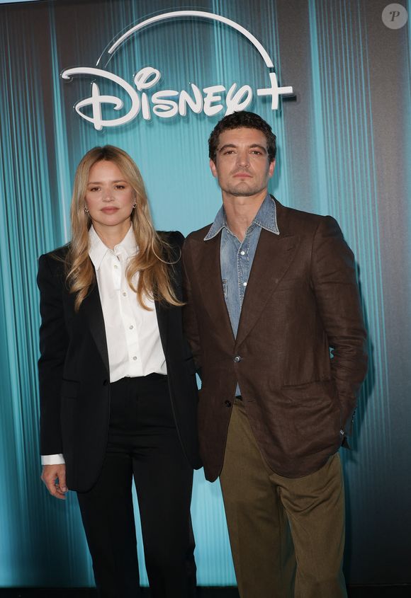 Virginie Efira et son compagnon Niels Schneider - Photocall du showcase 2026 Disney+ à l'Institut de France à Paris le 15 janvier 2026. © Coadic Guirec/Bestimage