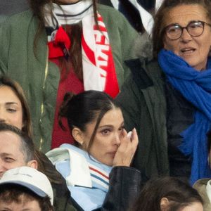 Exclusif - Iris Mittenaere, Marie-Pierre Galès, mère de A.Dupont lors du match de rugby du Tournoi des Six Nations France contre Angleterre au Stade de France à Saint-Denis le 14 mars 2026. © AGENCE / BESTIMAGE