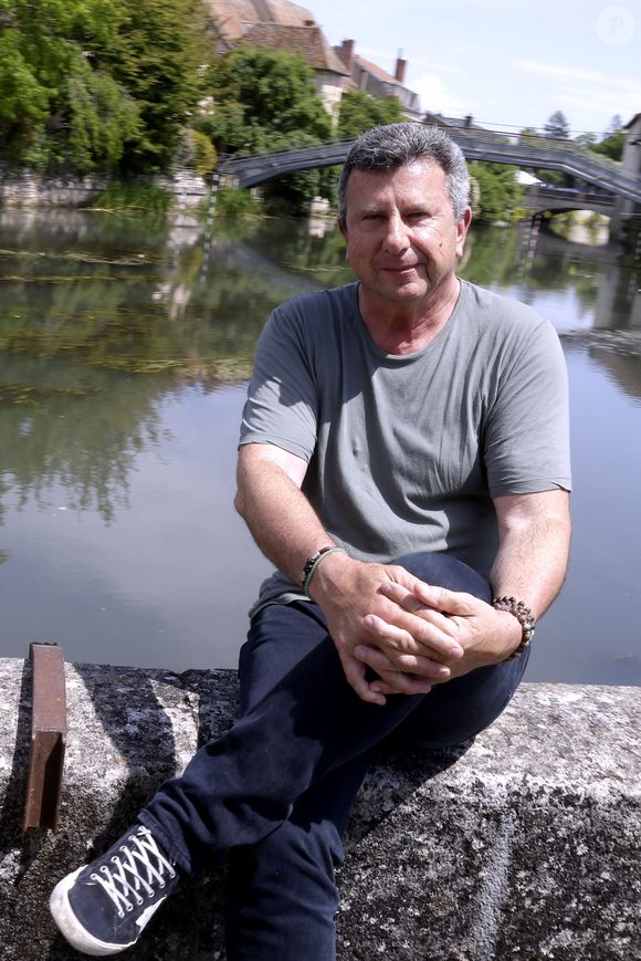 Exclusif - Pascal Bataille lors de la 37ème édition du salon du livre de Cosne-Cours-sur-Loire, France, le 1er juin 2025. © Cédric Perrin/Bestimage