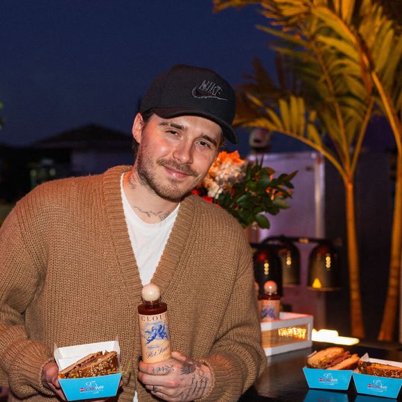 Seul son fils Brooklyn était absent

Brooklyn Beckham au Mike's Amazing Burger Bash présenté par Schweid & Sons à Miami, FL, USA le 19 février 2026. Photo par Seth Browarnik/INSTARimages/ABACAPRESS.COM