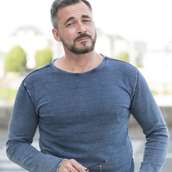 Une émission qu'il animait depuis 2003 !

Olivier Minne (Présentation de son livre "Louis Jourdan, de Marseille à Hollywood") - Journées Nationales du Livre et du Vin de Saumur. Le 14 mai 2017
© Nicolas Desvignes / Bestimage