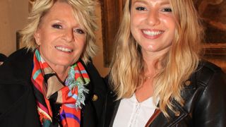 "J'adore venir faire des affaires" : Près de sa maison en Normandie, Sophie Davant partage un moment privilégié avec sa fille Valentine au marché
